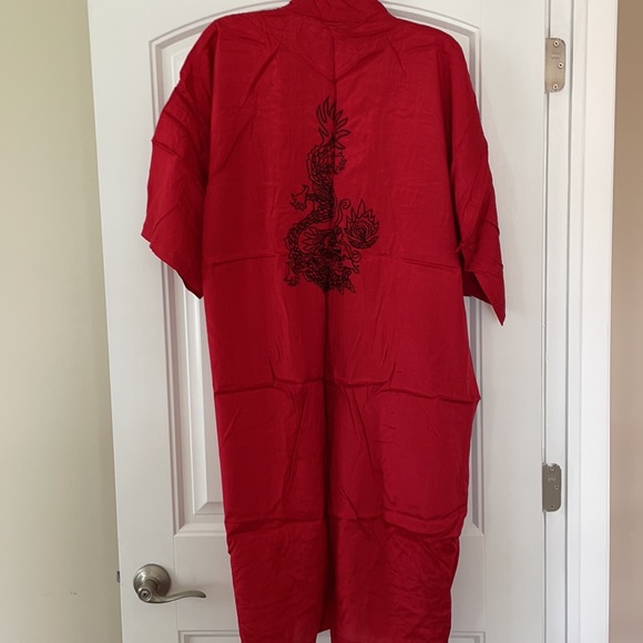 NWT Pier One Imports PassPorts Dragon Robe - Picture 1 of 7